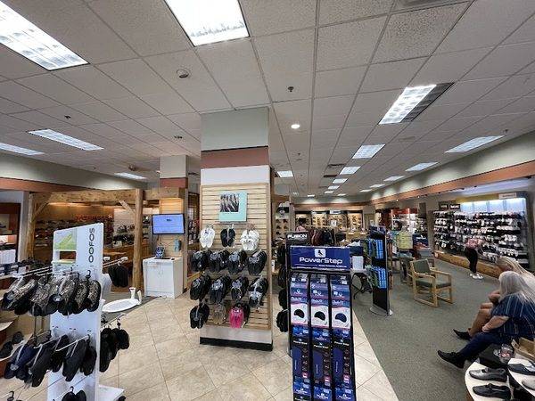 Roderer Shoe Center